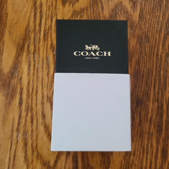 👀50% OFF👀👂🩷 NWT‼️ COACH brand Heart Stone Drop Earrings - Picture 9 of 9